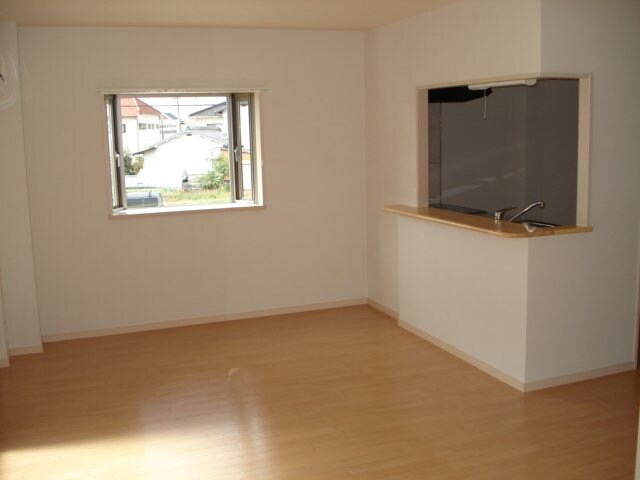 リビング 山陽本線（中国）/新倉敷駅 徒歩5分 2階 築15年