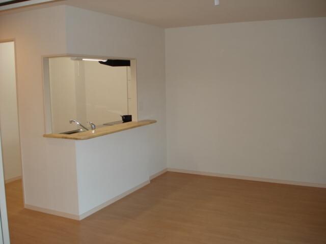 リビング 山陽本線（中国）/新倉敷駅 徒歩5分 2階 築15年