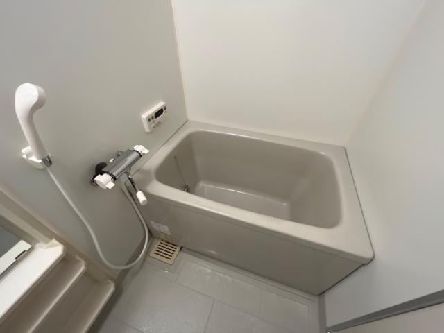 バス／シャワールーム等 山陽本線（中国）/倉敷駅 バス5分沖下車:停歩9分 1階 築19年