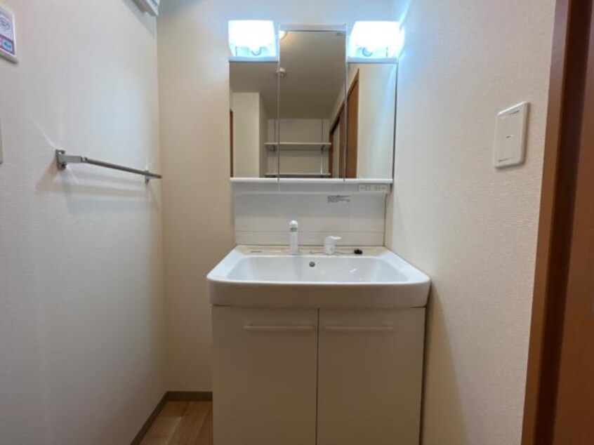 洗髪洗面化粧台 山陽本線（中国）/倉敷駅 バス5分沖下車:停歩9分 1階 築19年