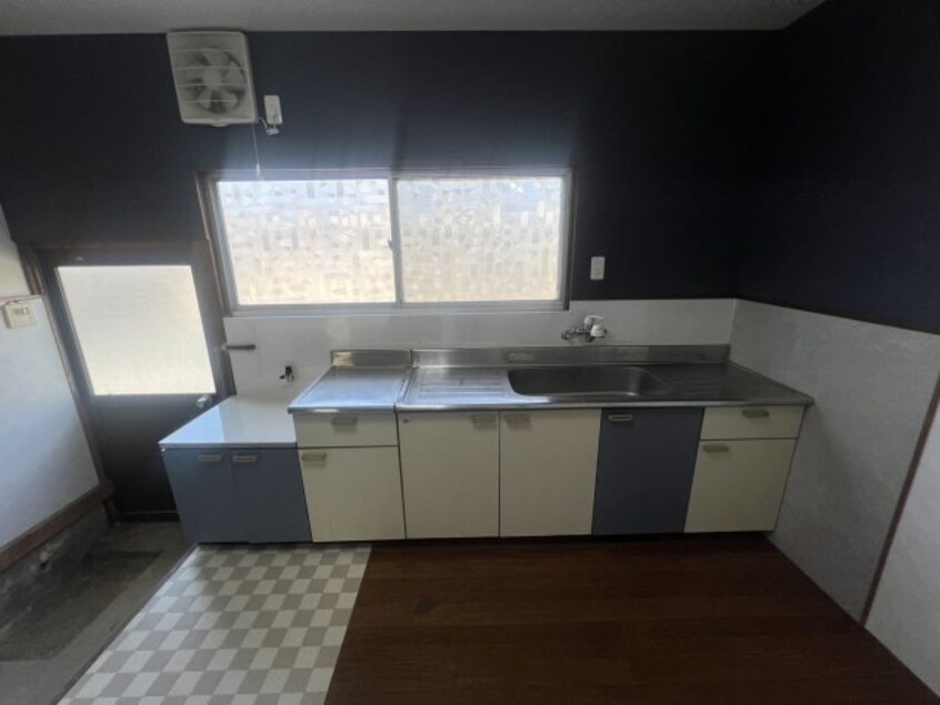  山陽本線（中国）/新倉敷駅 徒歩65分 1階 築52年