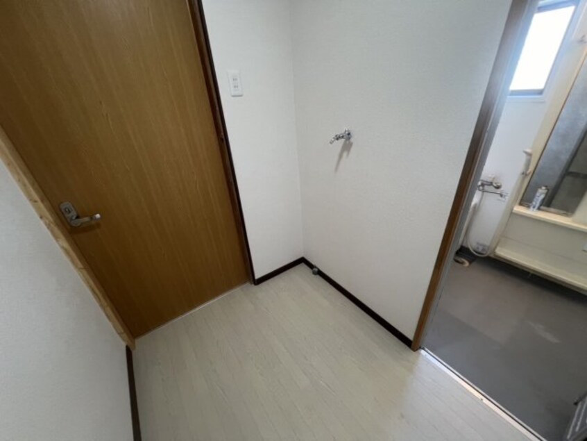  山陽本線（中国）/新倉敷駅 徒歩65分 1階 築52年