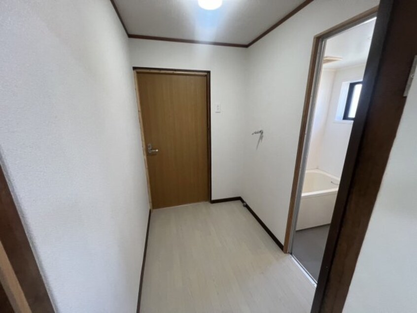  山陽本線（中国）/新倉敷駅 徒歩65分 1階 築52年