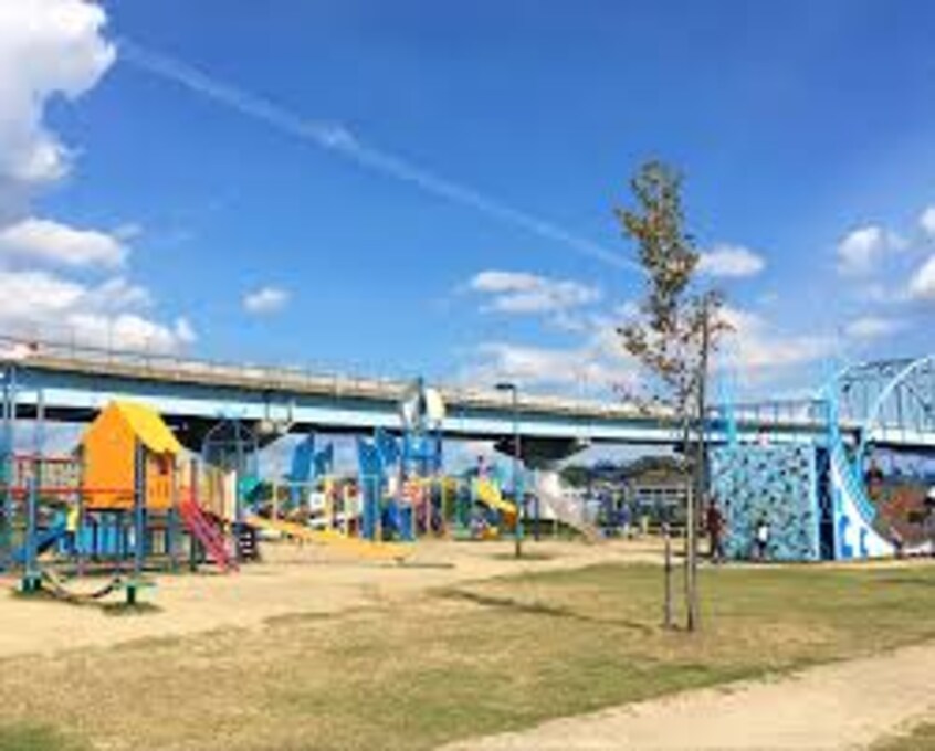 玉島みなと公園(公園)まで1010m 山陽本線（中国）/新倉敷駅 徒歩65分 1階 築52年