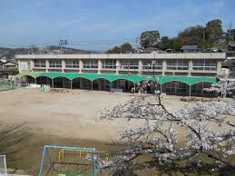 倉敷市立 乙島幼稚園(幼稚園/保育園)まで1385m 山陽新幹線（中国・九州）/新倉敷駅 バス22分東小高地下車:停歩5分 2階 築17年