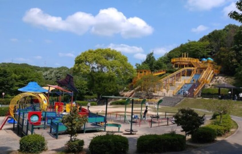 中山公園(公園)まで3557m 瀬戸大橋線/上の町駅 徒歩44分 2階 築31年