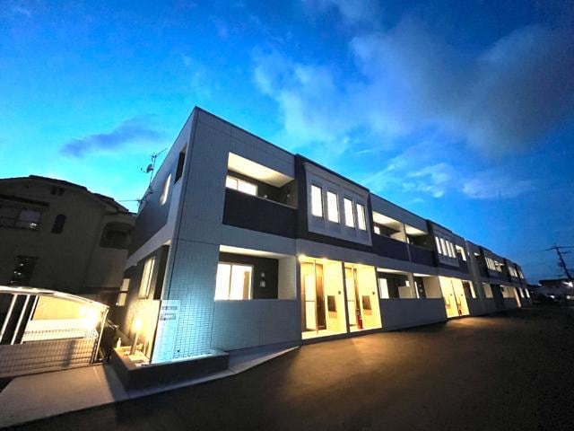 外観写真（夜） 山陽本線（中国）/倉敷駅 バス15分倉敷南高校入口下車:停歩10分 2階 築2年