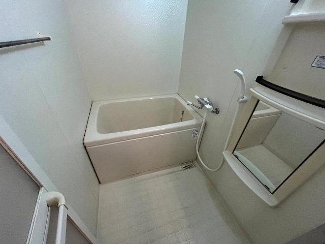 ユニットバス 山陽本線（中国）/倉敷駅 バス16分大高下車:停歩8分 2階 築28年