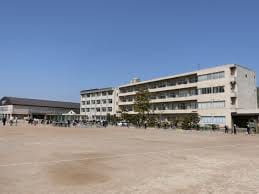 浅口市立金光中学校(中学校/中等教育学校)まで221m 山陽本線（中国）/金光駅 徒歩10分 1階 築22年
