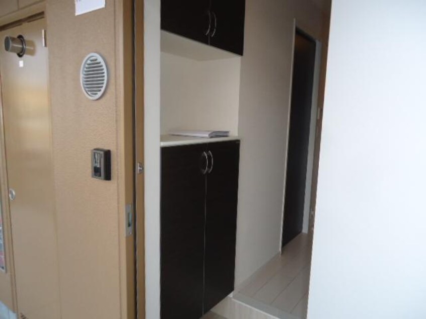 下駄箱 山陽本線（中国）/西阿知駅 徒歩17分 2階 築8年