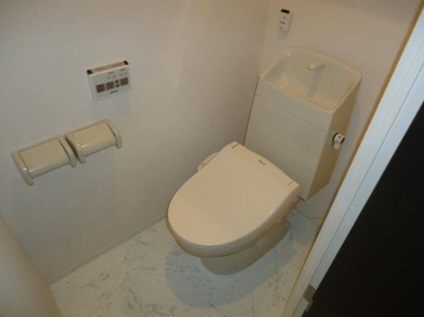 シャワー付トイレ 山陽本線（中国）/西阿知駅 徒歩17分 2階 築8年