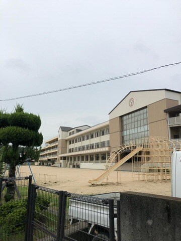 倉敷市立中庄小学校(小学校)まで1229m 山陽本線（中国）/中庄駅 徒歩31分 1階 築20年