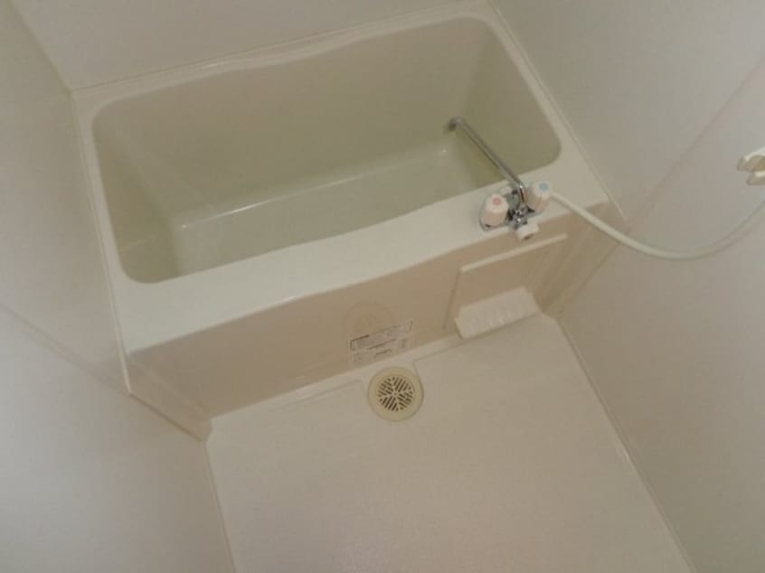 バス／シャワールーム等 山陽本線（中国）/新倉敷駅 バス15分東小高地下車:停歩5分 2階 築18年