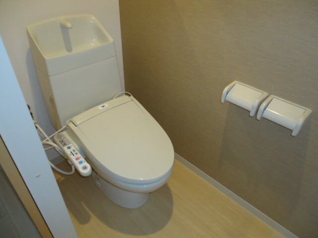 シャワー付トイレ 山陽本線（中国）/西阿知駅 徒歩17分 2階 築11年