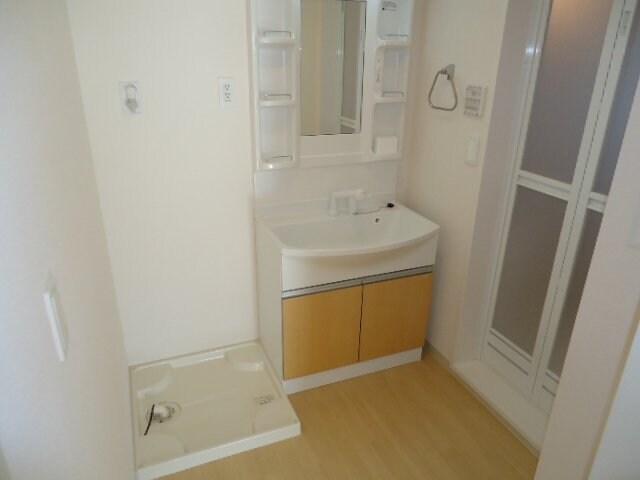 洗髪洗面化粧台 山陽本線（中国）/西阿知駅 徒歩17分 2階 築11年