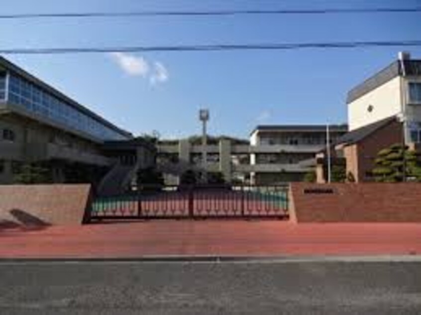 矢掛町立矢掛中学校(中学校/中等教育学校)まで26m 井原鉄道井原線/矢掛駅 徒歩7分 2階 築26年