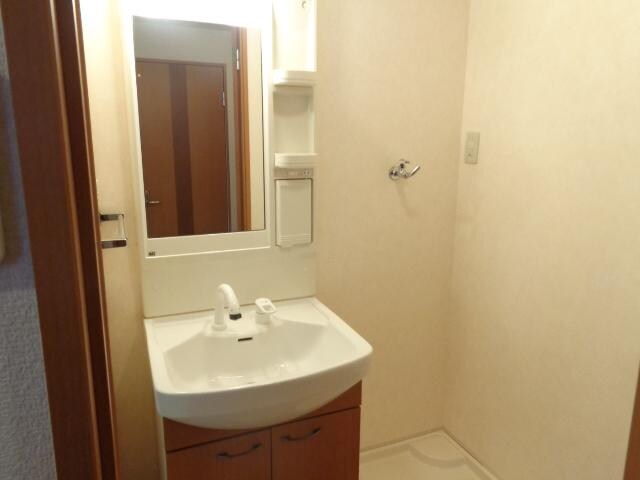 洗髪洗面化粧台 山陽本線（中国）/新倉敷駅 バス15分東小高地下車:停歩5分 1階 築18年