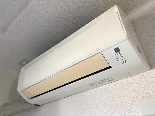 エアコン 山陽本線（中国）/新倉敷駅 バス15分東小高地下車:停歩5分 1階 築18年