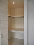  山陽本線（中国）/西阿知駅 徒歩17分 2階 築4年