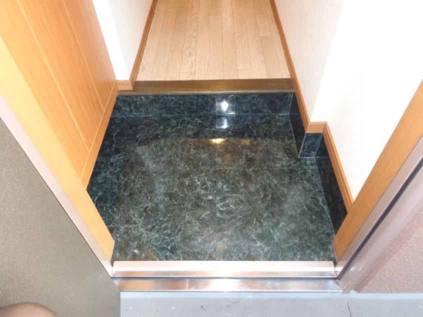 玄関 水島臨海鉄道水島本線/弥生駅 徒歩12分 1階 築24年