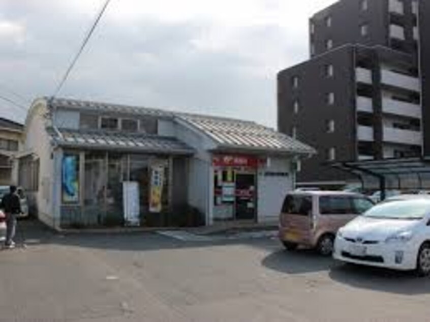 西阿知郵便局(郵便局)まで1108m 山陽本線（中国）/西阿知駅 徒歩12分 1-2階 築44年