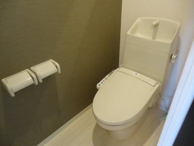シャワー付きトイレ 水島臨海鉄道水島本線/西富井駅 徒歩4分 1階 築11年