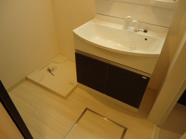 洗濯機置場 水島臨海鉄道水島本線/西富井駅 徒歩4分 1階 築11年