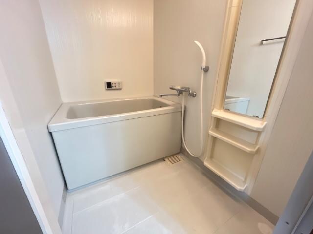 バス／シャワールーム等 山陽本線（中国）/倉敷駅 バス16分旭化成団地口下車:停歩6分 1階 築27年