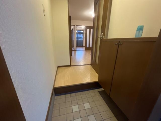 玄関 山陽本線（中国）/倉敷駅 バス16分旭化成団地口下車:停歩6分 1階 築27年