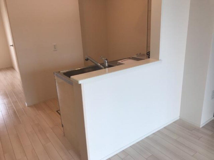 カウンターキッチン 山陽本線（中国）/新倉敷駅 バス21分上成下車:停歩6分 1階 築6年