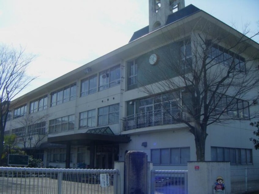 里庄町立里庄西小学校(小学校)まで526m 山陽本線（中国）/里庄駅 徒歩3分 1階 1年未満