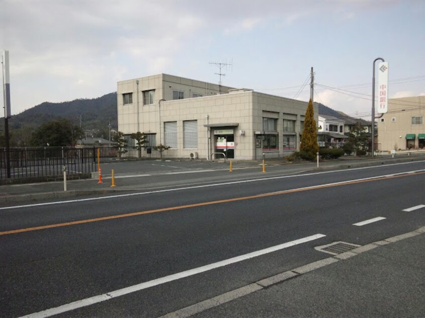 中国銀行里庄支店(銀行)まで298m 山陽本線（中国）/里庄駅 徒歩3分 1階 1年未満