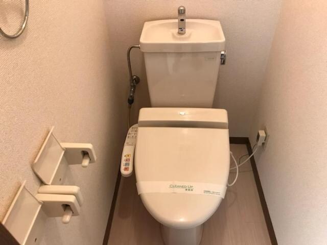 シャワー付トイレ 山陽本線（中国）/倉敷駅 バス9分沖下車:停歩6分 2階 築29年