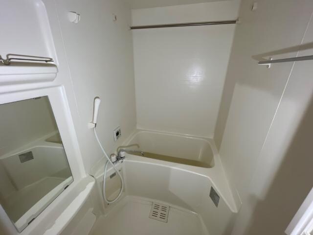 バス／シャワールーム等 山陽本線（中国）/鴨方駅 バス10分鴨方クリニック前下車:停歩2分 2階 築16年