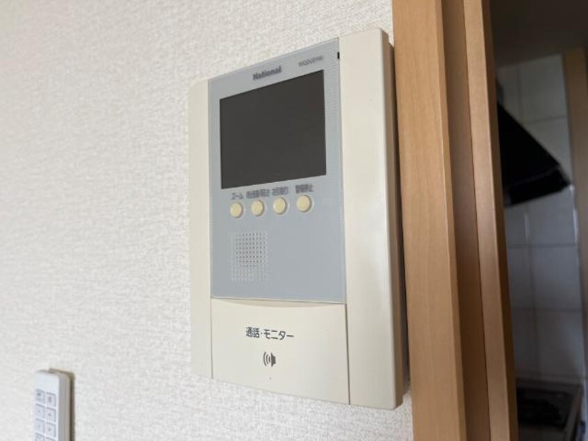 カメラインターホン 山陽本線（中国）/鴨方駅 バス10分鴨方クリニック前下車:停歩2分 2階 築16年