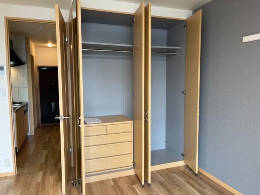 クローゼット 山陽本線（中国）/鴨方駅 バス10分鴨方クリニック前下車:停歩2分 2階 築16年