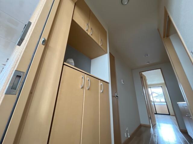 下駄箱 山陽本線（中国）/鴨方駅 バス10分鴨方クリニック前下車:停歩2分 2階 築16年