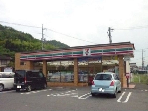 セブンイレブン植松店まで300m Ｃｒｅｓｔａｌｌ　ブルーベリー