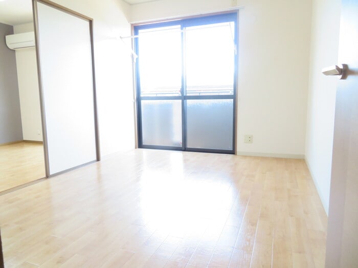  コニファーガーデン　３棟