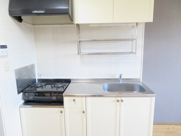  コニファーガーデン　３棟