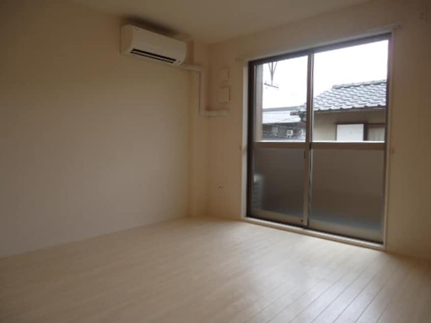 リビング ヴァーティカル　シナモン