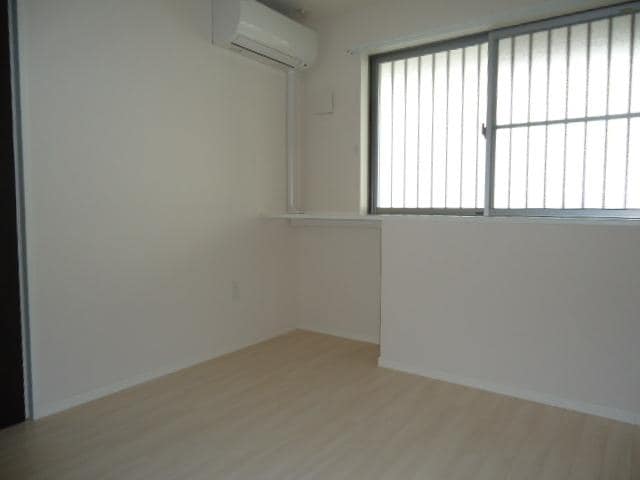 洋室 ヴァーティカル　シナモン