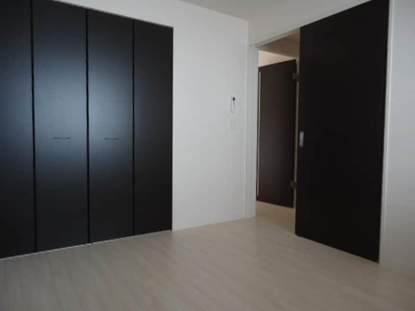 洋室 ヴァーティカル　シナモン