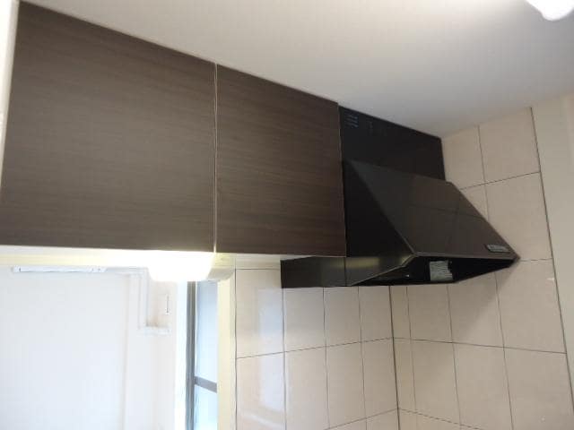 キッチン ヴァーティカル　シナモン