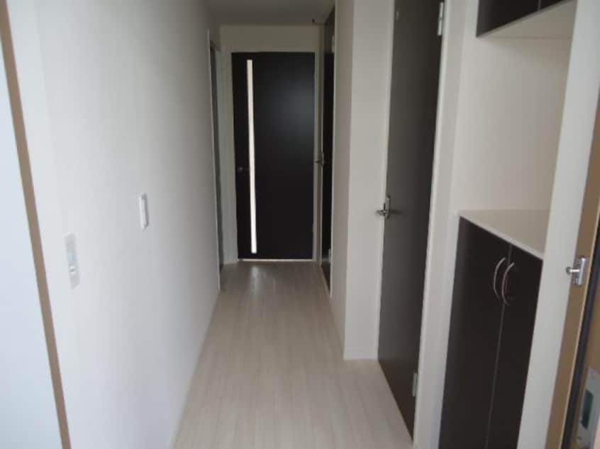 玄関 ヴァーティカル　シナモン