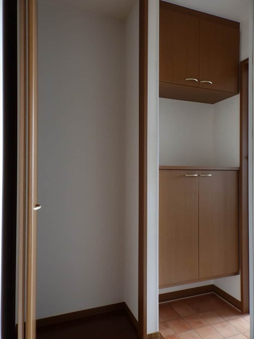  ロイヤルガーデンミルフィー　A棟