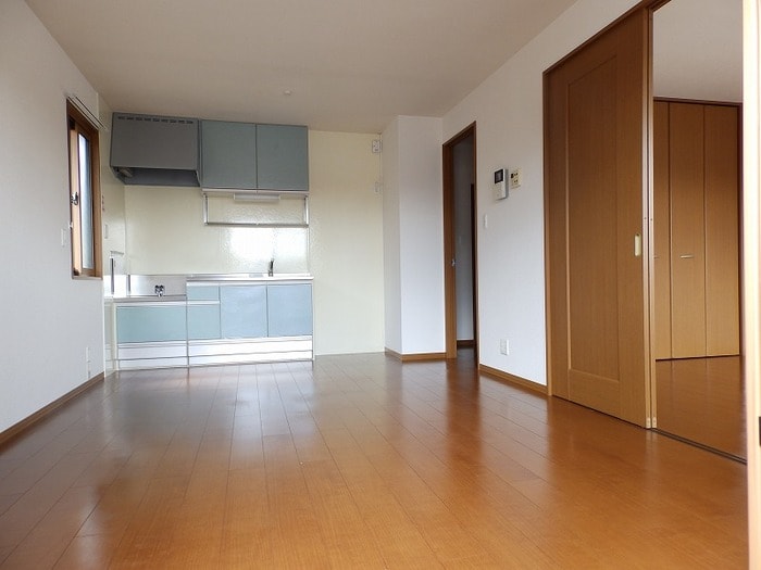  ロイヤルガーデンミルフィー　A棟