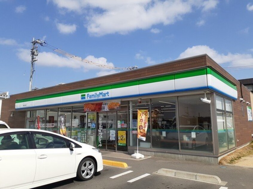 ファミリーマート岡山田中店まで950m アヴェニール
