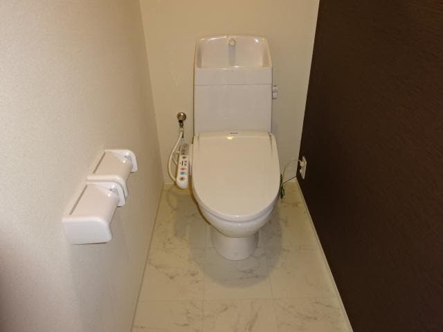 シャワー付トイレ ラーナ　ニシノウチ