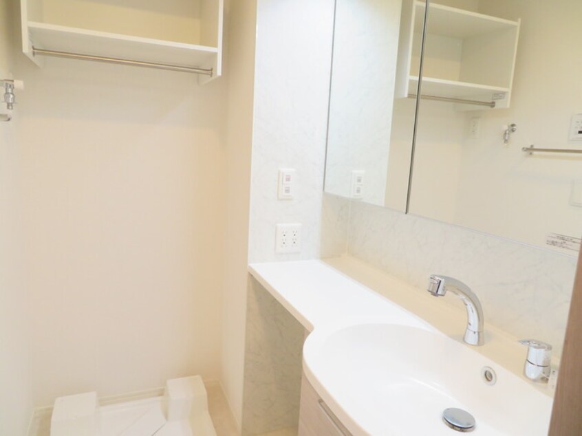  サンライズ吉岡